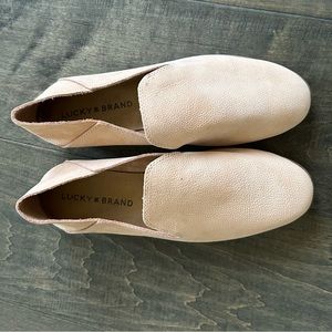 Like New! Lucky Brand Cahill Leather Flat - tan